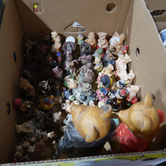 Teddy bear figurines