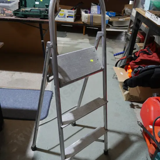 Step ladder