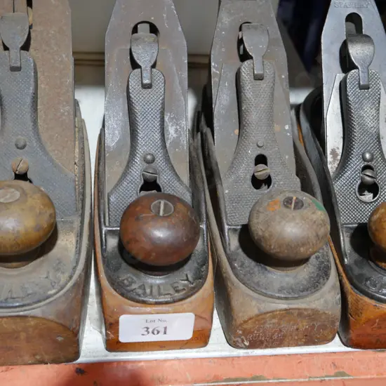 4 vintage wood planes