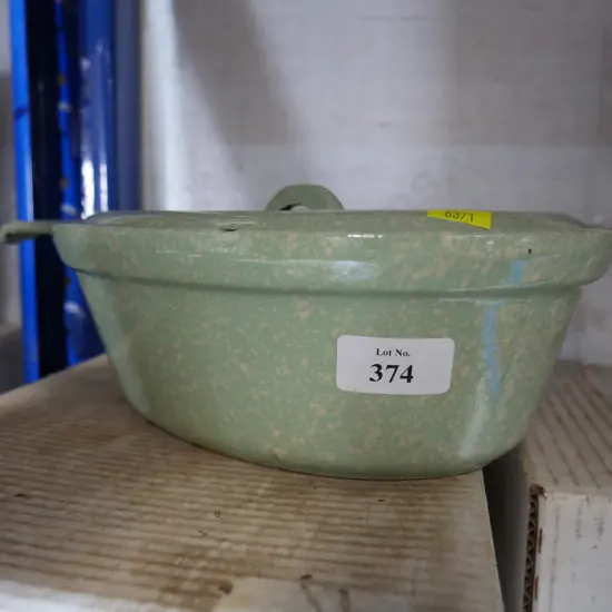 Enamel casserole dish