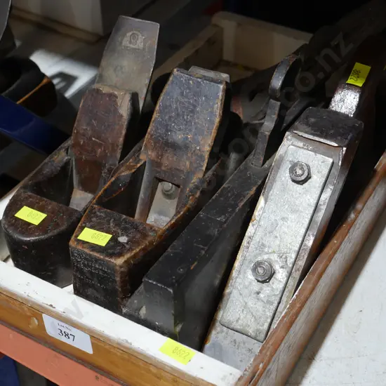 3 vintage wood planes