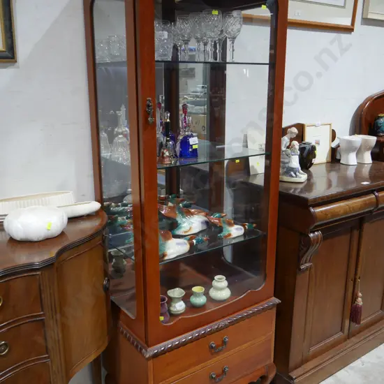 Display cabinet