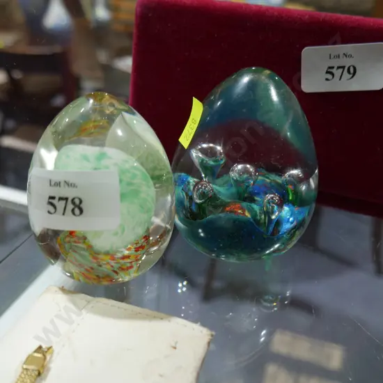 2 glass paperweights