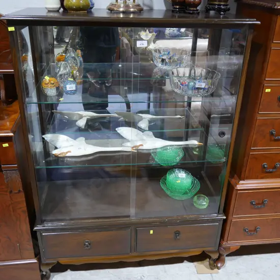 Display cabinet