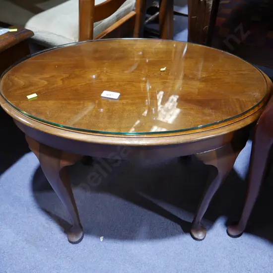 Oval coffee table