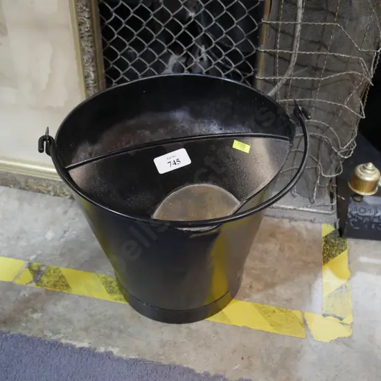 Coal bucket