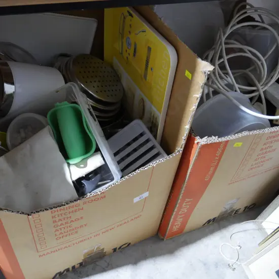 2 boxes kitchenware