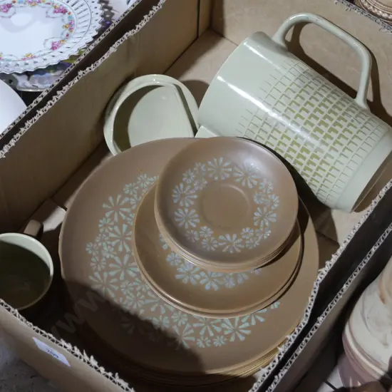 Crown Lynn tableware