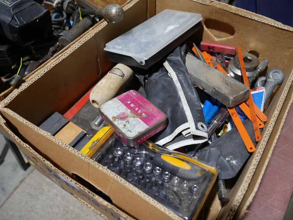 Socket sets , hacksaw blades Image 1++