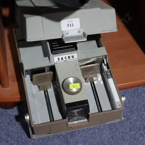 Slide projector