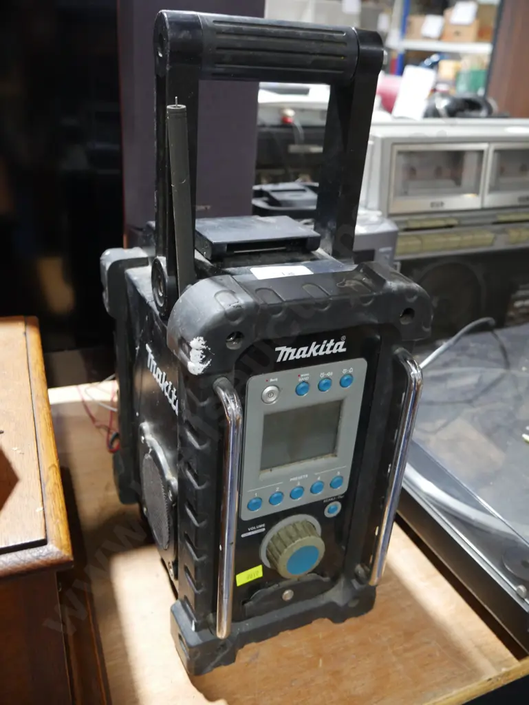 Makita radio Image 1++