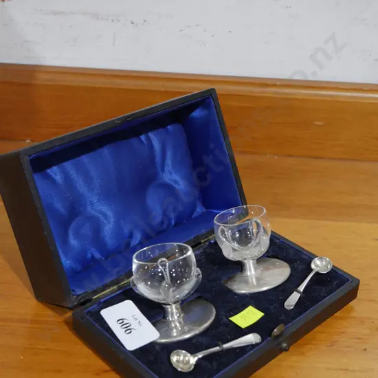 Sterling & glass boxed open salts