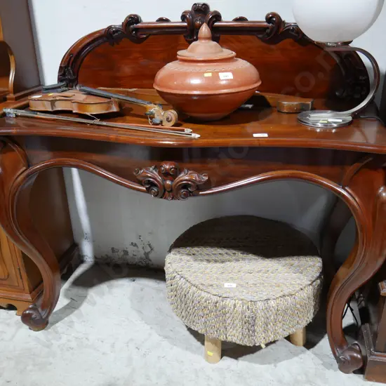 Hall table needs leg repair