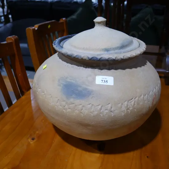 Pottery lidded pot