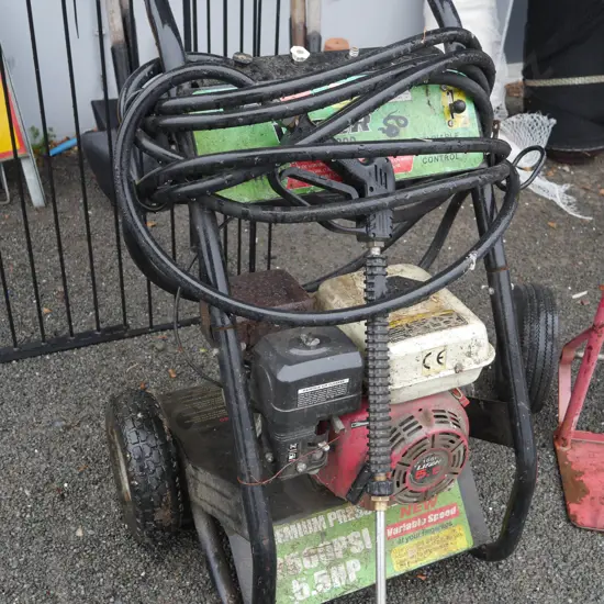 Petrol water blaster