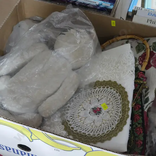 Tablecloth ,  teddy bear