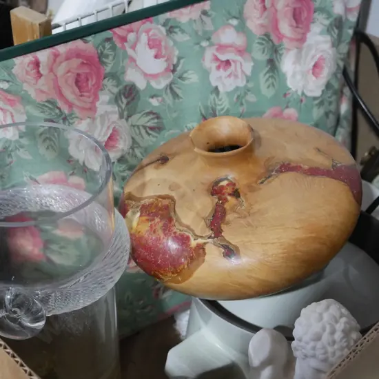 Vase , dinner tray etc