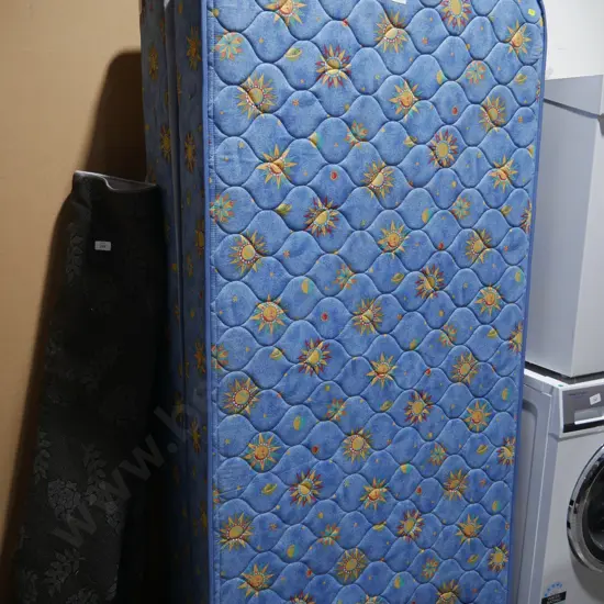 Single base and mattress