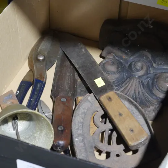 Knife, bell, cast iron piece