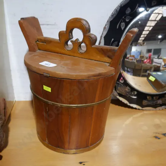 Chinese teapot carrier