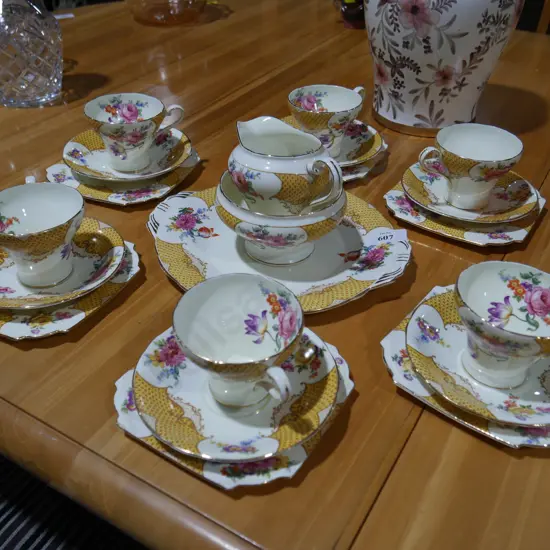 Aynsley teaset