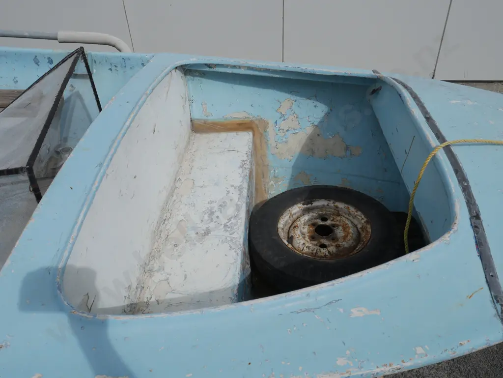 Lake boat, motor & trailer Image 1++