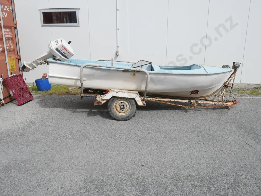 Lake boat, motor & trailer Image 1++