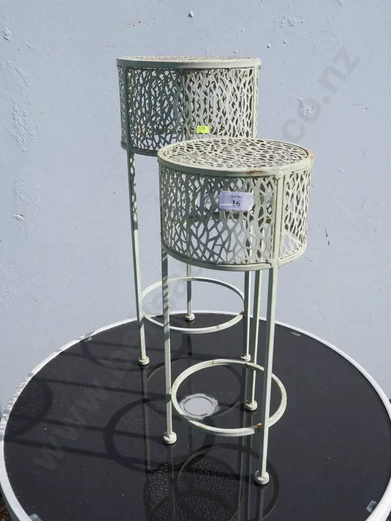 metal tables Image 1++