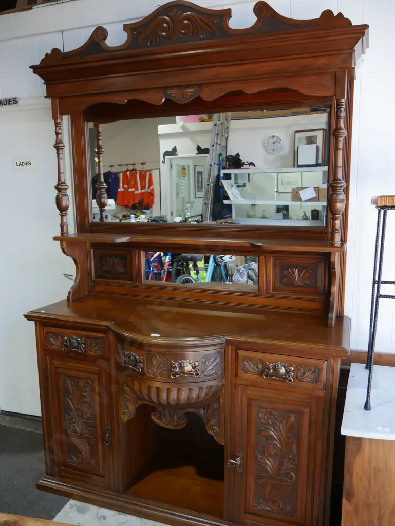 Carved mirror back sideboard Image 1++