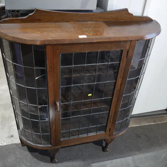 Lead light display cabinet