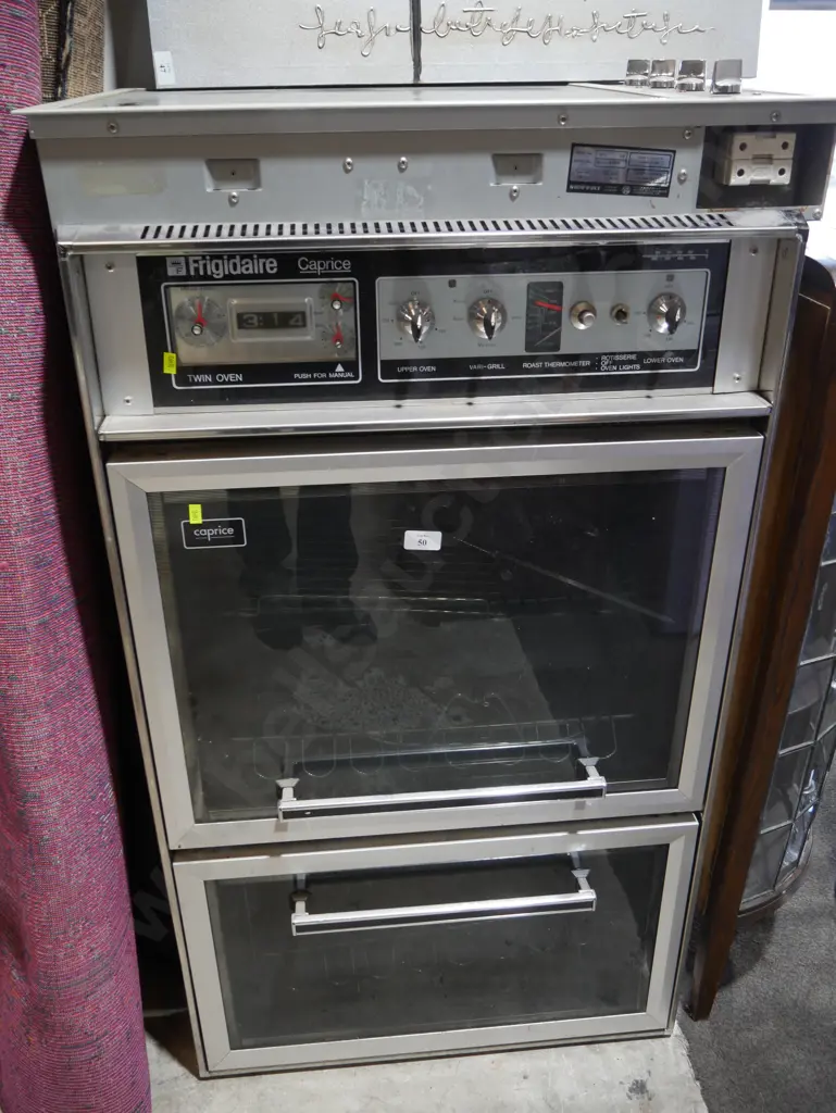 Vintage frigidaire oven and cooktop Image 1++