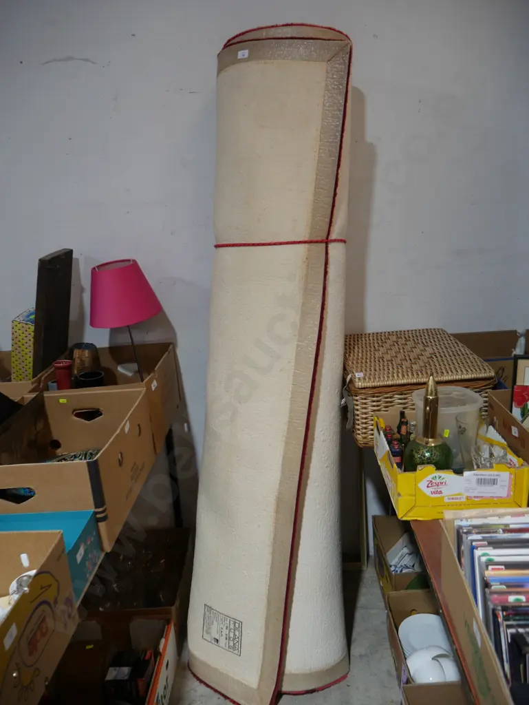 Large red rug Image 1++