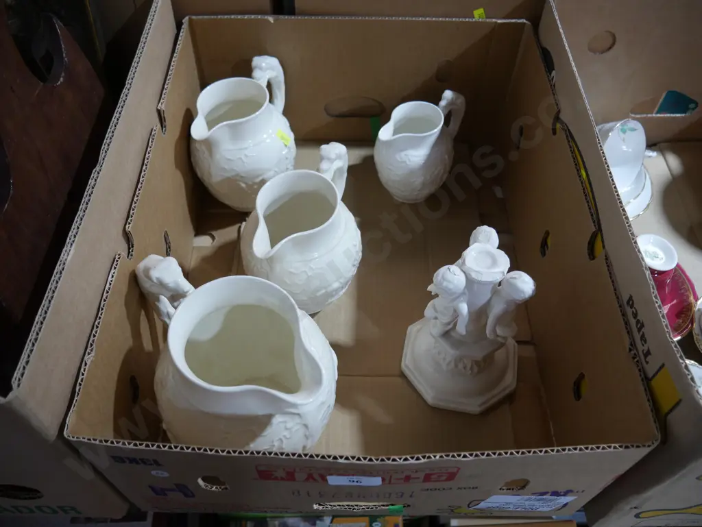 Wedgwood jugs etc Image 1++