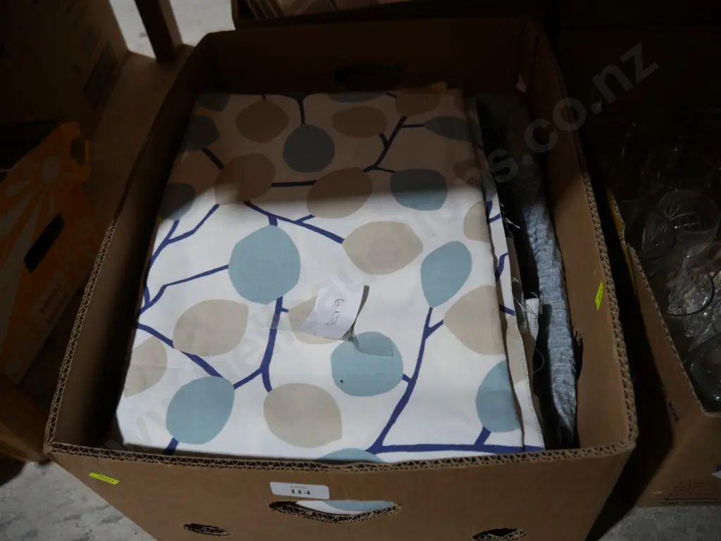 Box of material Image 1++