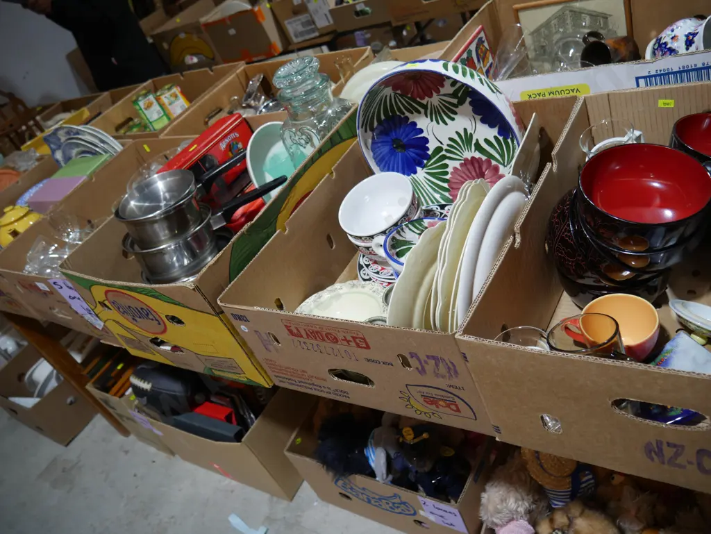 Five boxes of kitchenware etc Image 1++