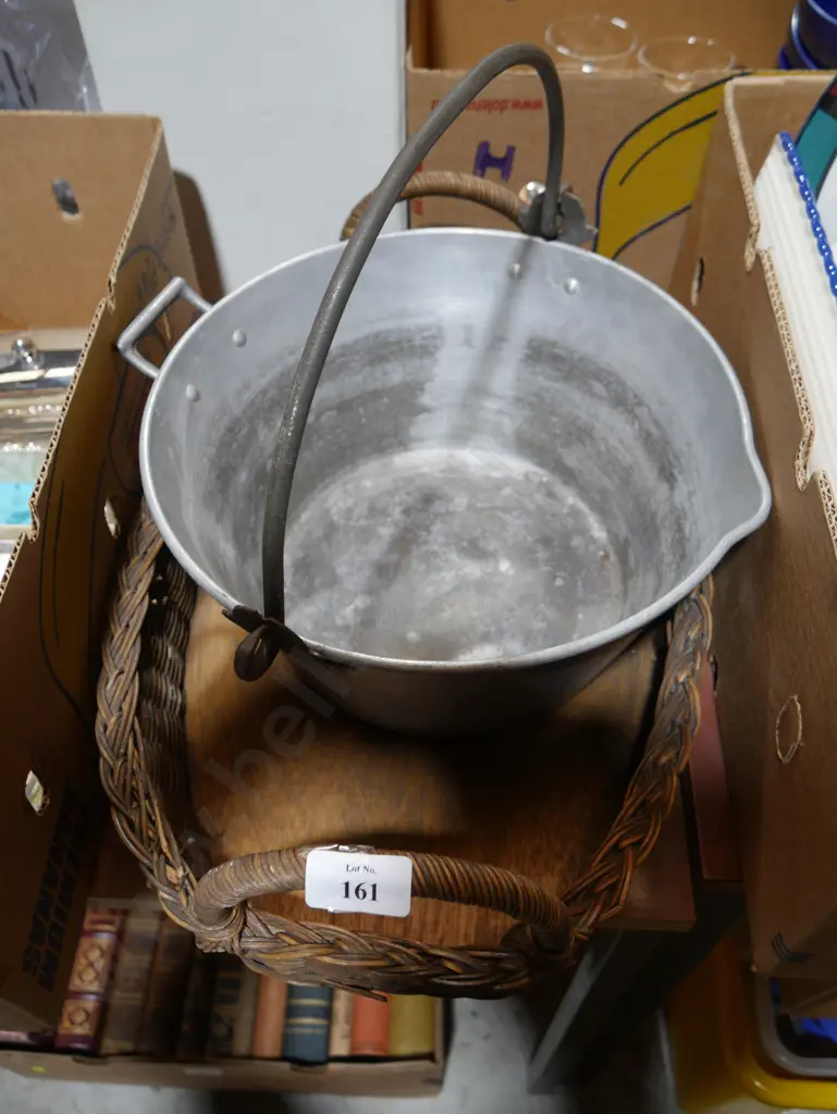 Jam pan and basket Image 1++