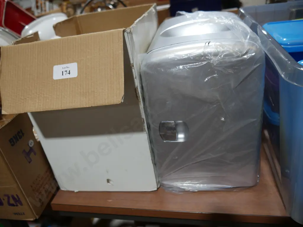 Mini fridge Image 1++