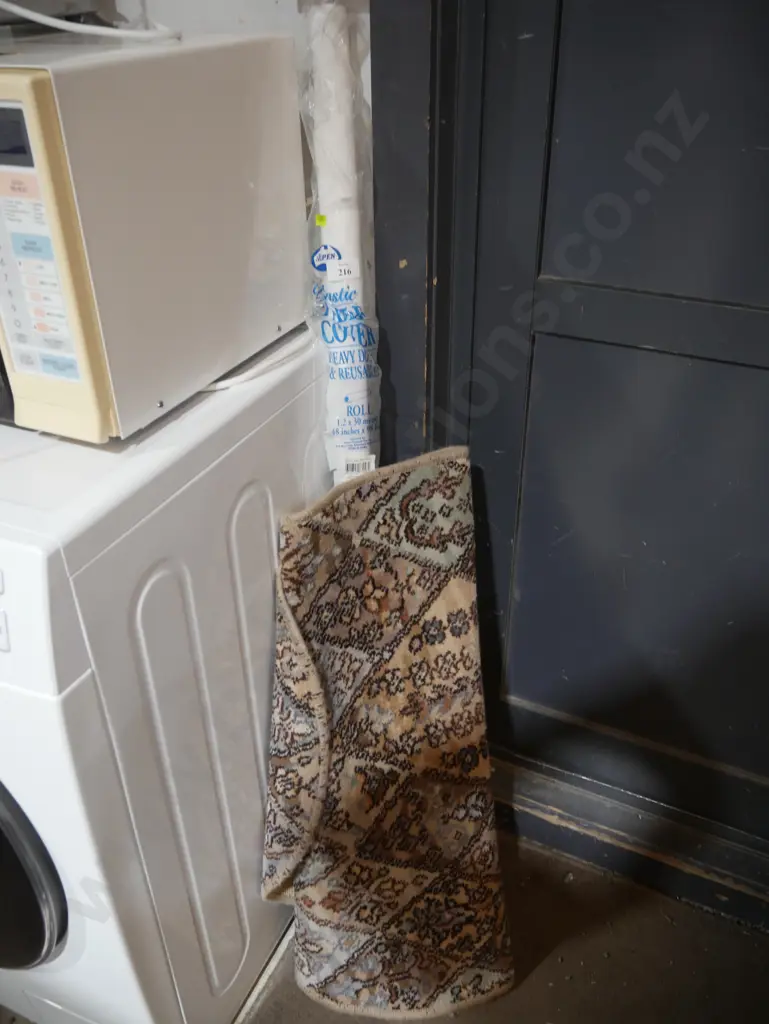 Plastic table cover and floor rug Image 1++