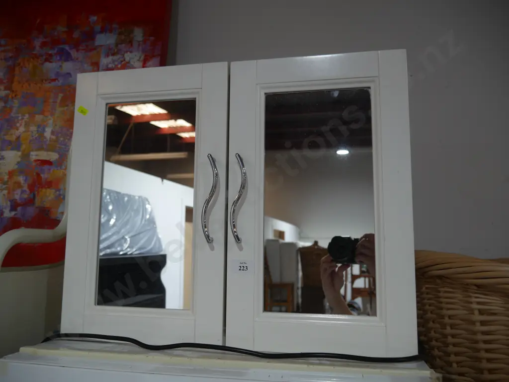 Medicine cabinet Image 1++