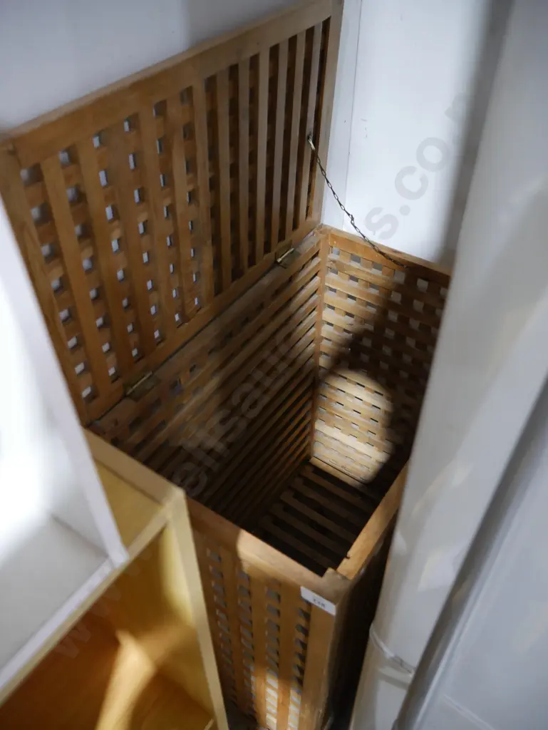 Wooden basket Image 1++