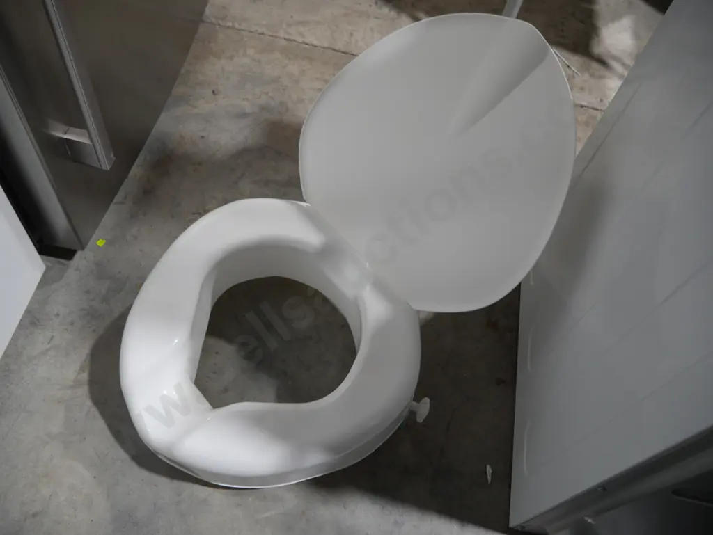 Toilet seat Image 1++