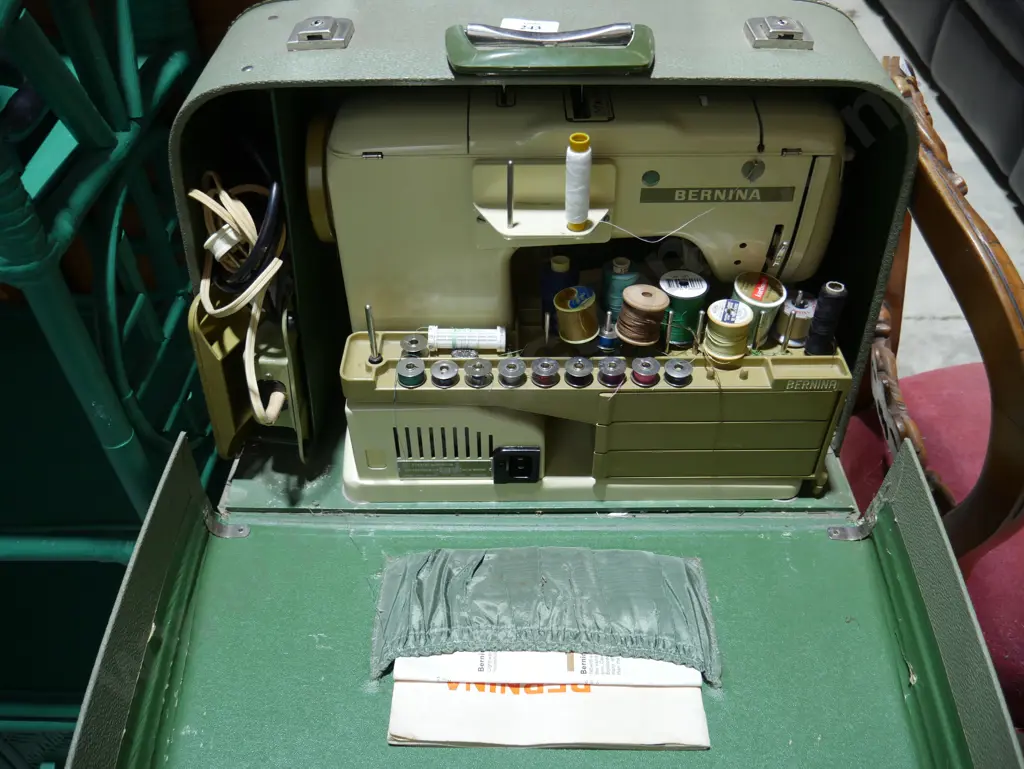 Sewing machine Image 1++