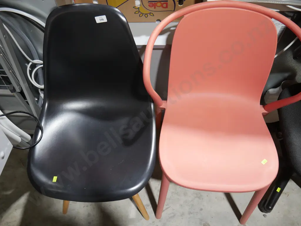 Two chairs Image 1++