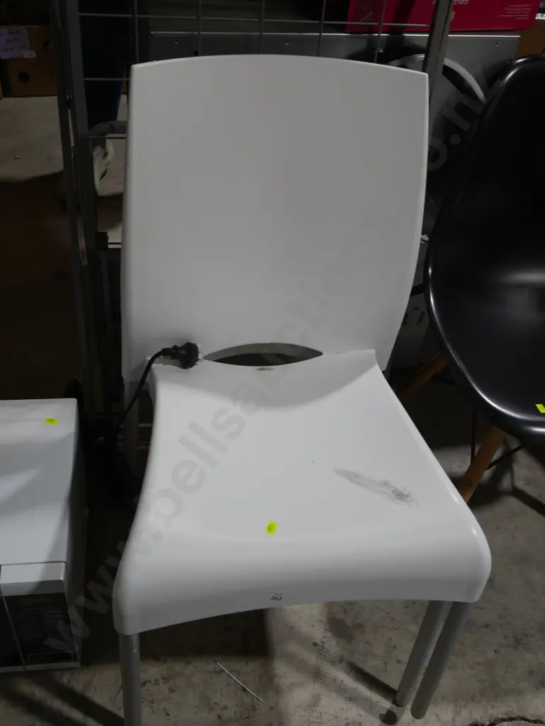 Two chairs Image 1++