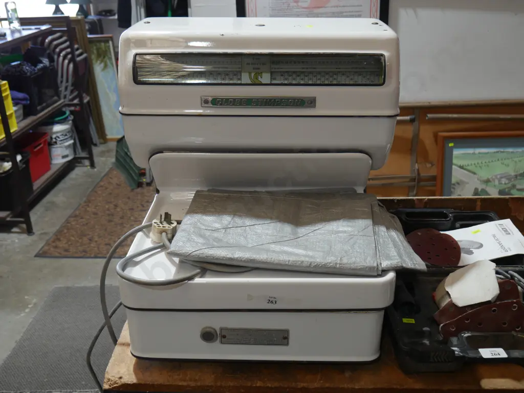 Globe stimpson scales Image 1++