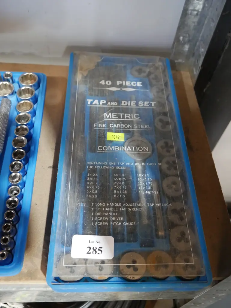 Tap and die set Image 1++