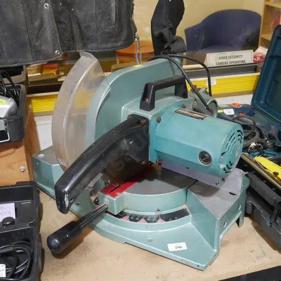 Hitachi compound saw