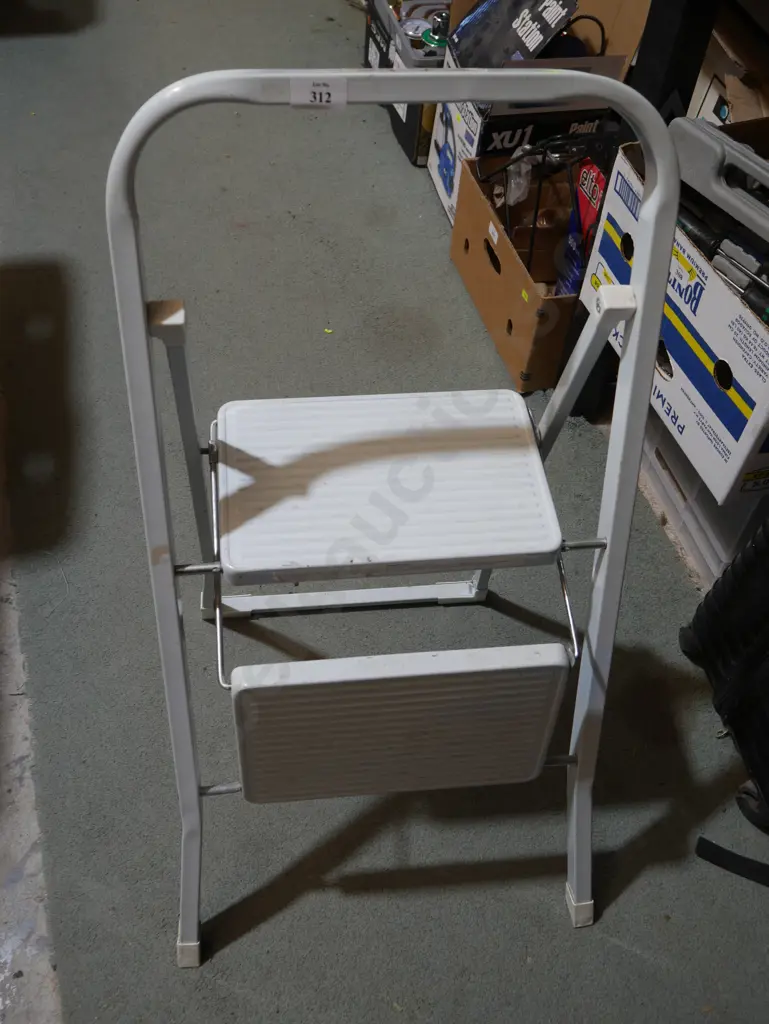 Step ladder Image 1++