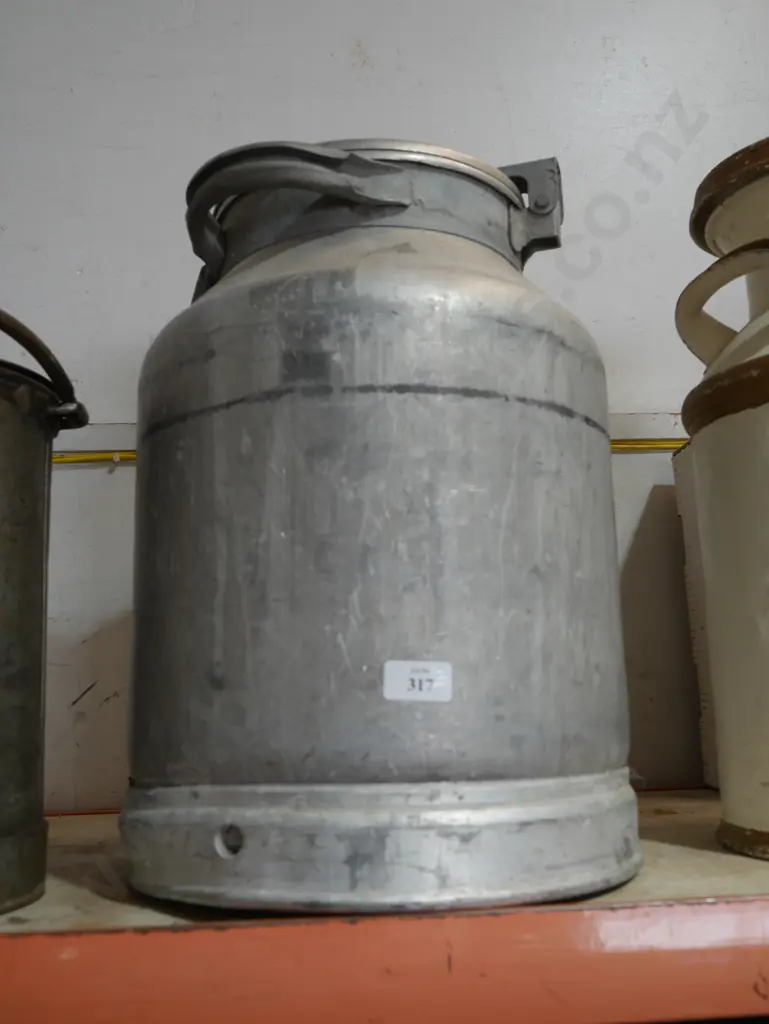 Vintage milk can Image 1++