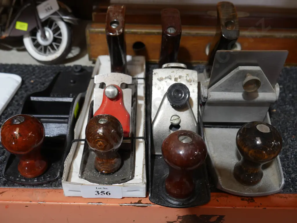4 wood planes Image 1++